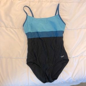 Speedo size 8 great condition